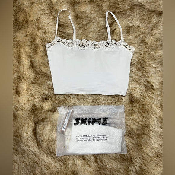 SKIMS Tops - *SOLD* Skims Fits everybody lace cami tank!
